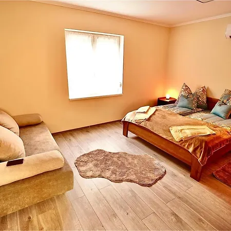 Frühstückspension Bacchus Pub Es Panzio Dunaharaszti