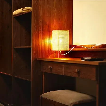 Bed & Breakfast Bacchus Pub Es Panzio *