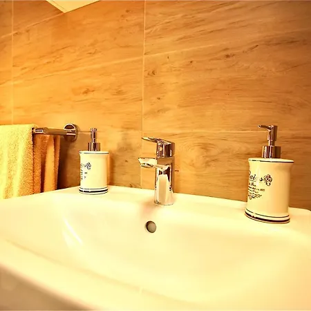 Frühstückspension Bacchus Pub Es Panzio