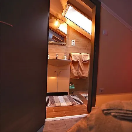 Bacchus Pub Es Panzio 3*